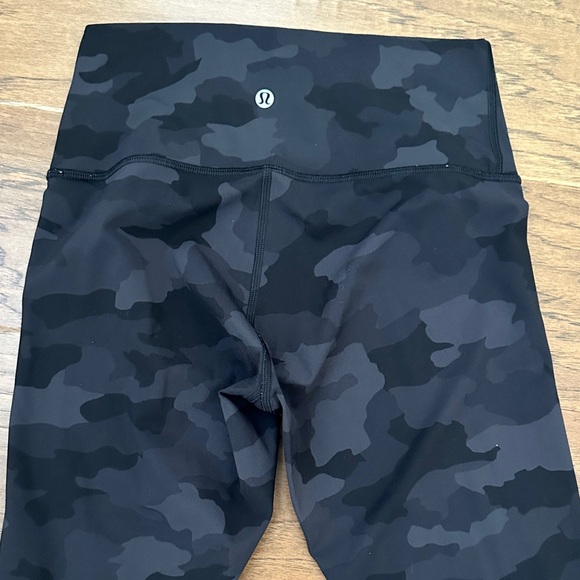 LULULEMON Camo Wunder Under HR Leggings 21 inch Sz 6 - Picture 4 of 4
